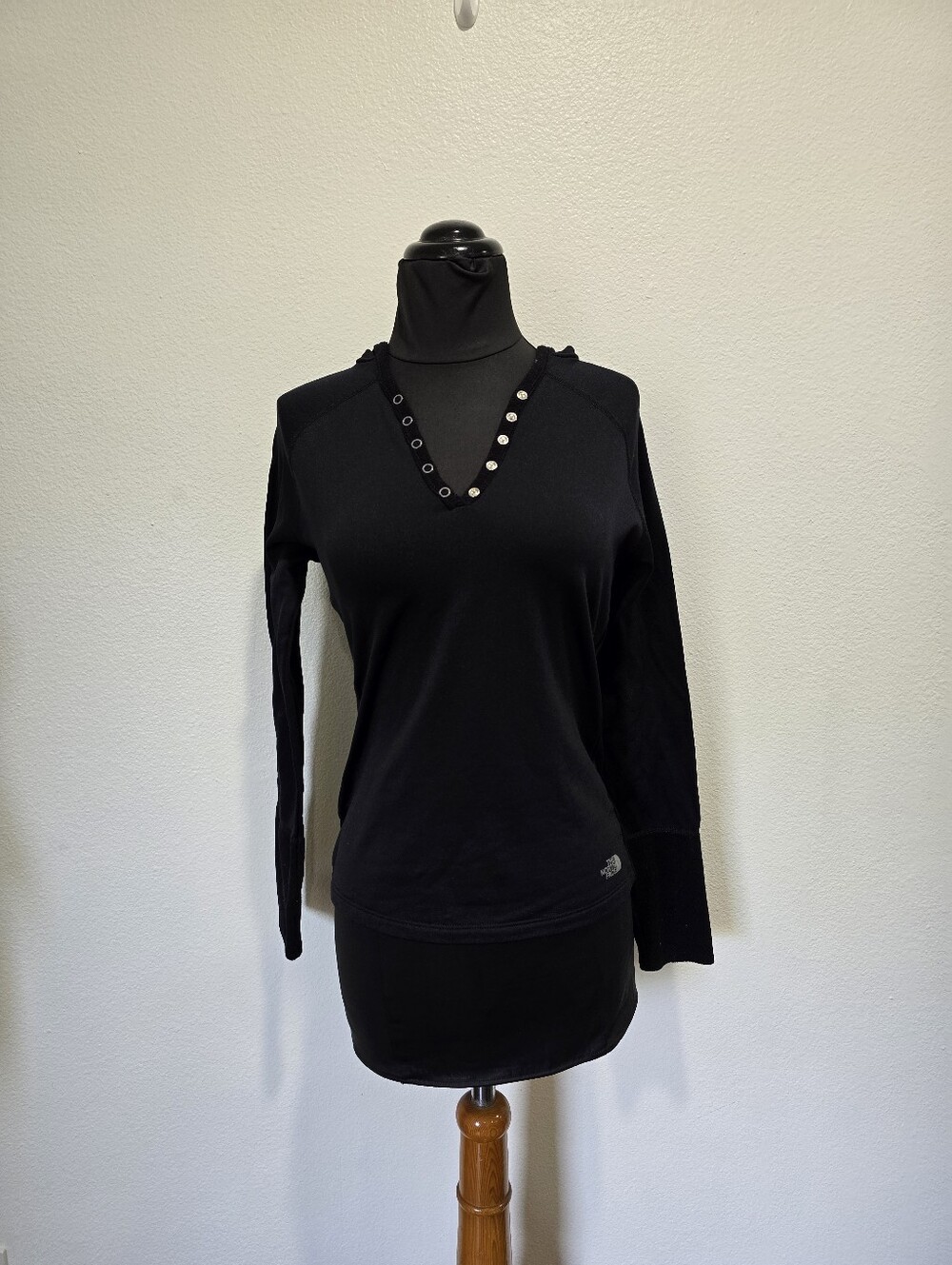The North Face Black Long-Sleeve V-Neck Grommet Top
